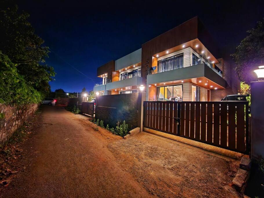 Aquavista - B By Stayscape Villas Lonavala Eksteriør billede